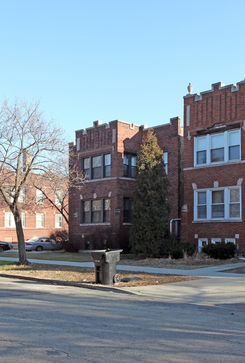 7701 S Eggelston St in Chicago, IL - Building Photo