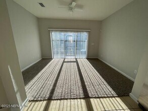 13026 Sunset Lake Dr in Jacksonville, FL - Building Photo - Building Photo