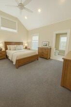 55 Highland Ave, Unit 2 in Newton, MA - Foto de edificio - Building Photo