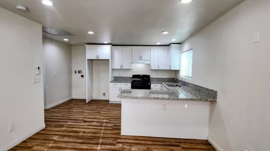 156 E Marshall Blvd in San Bernardino, CA - Foto de edificio - Building Photo