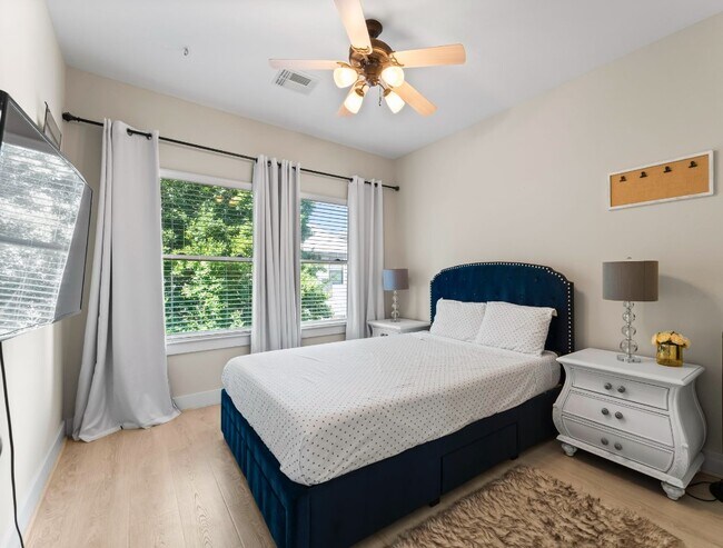 1305 Birdsall St in Houston, TX - Foto de edificio - Building Photo