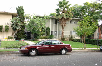 1224 Viola Ave in Glendale, CA - Building Photo - Building Photo