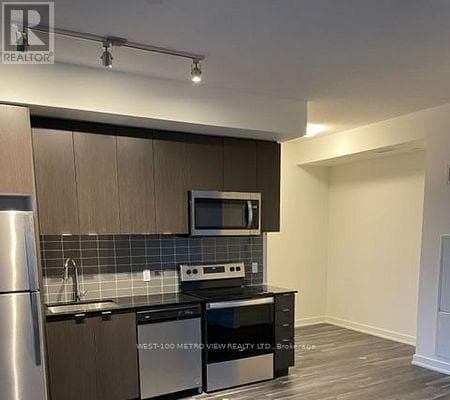 859 The Queensway in Toronto, ON - Building Photo - Building Photo