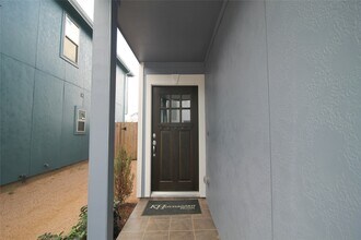 11917 Oakmont Valley Trace in Houston, TX - Building Photo - Building Photo