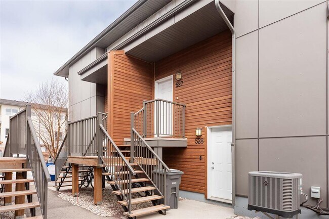 1355-1355 Lee Blvd in Winnipeg, MB - Building Photo - Building Photo