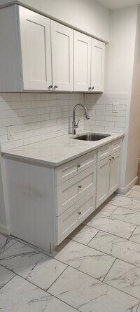 605 N Wolf Rd photo'