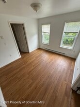 603 S Blakely St in Dunmore, PA - Building Photo - Building Photo