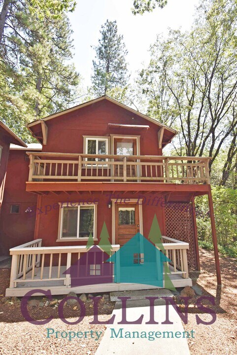 15225 Hobby Way in Nevada City, CA - Building Photo