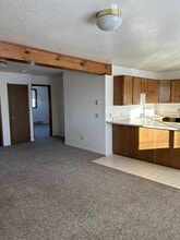 137 Mapfel St in Pinedale, WY - Foto de edificio - Building Photo