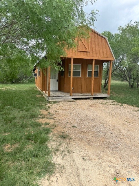 128 Hollow Pass Ln in New Berlin, TX - Building Photo