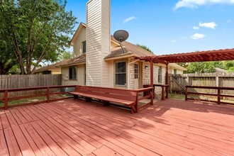 16700 Whitebrush Loop in Austin, TX - Building Photo - Building Photo