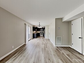 1003 Orchard Hills Dr in Clarksville, TN - Foto de edificio - Building Photo