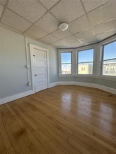 213 Laurel St, Unit 6 in Manchester, NH - Building Photo - Building Photo