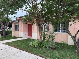 553 NW 208th Terrace in Pembroke Pines, FL - Building Photo