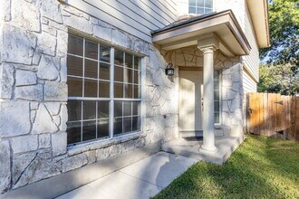 5319 Stormy Breeze in San Antonio, TX - Building Photo - Building Photo