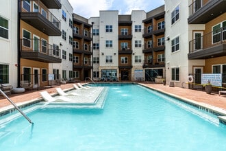 Park South in Austin, TX - Foto de edificio - Building Photo