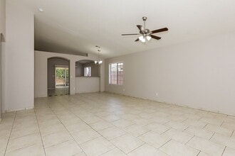 743 S Del Rio Ct in Apache Junction, AZ - Foto de edificio - Building Photo