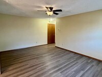 224 Hadwiger Ln in Edmond, OK - Foto de edificio - Building Photo