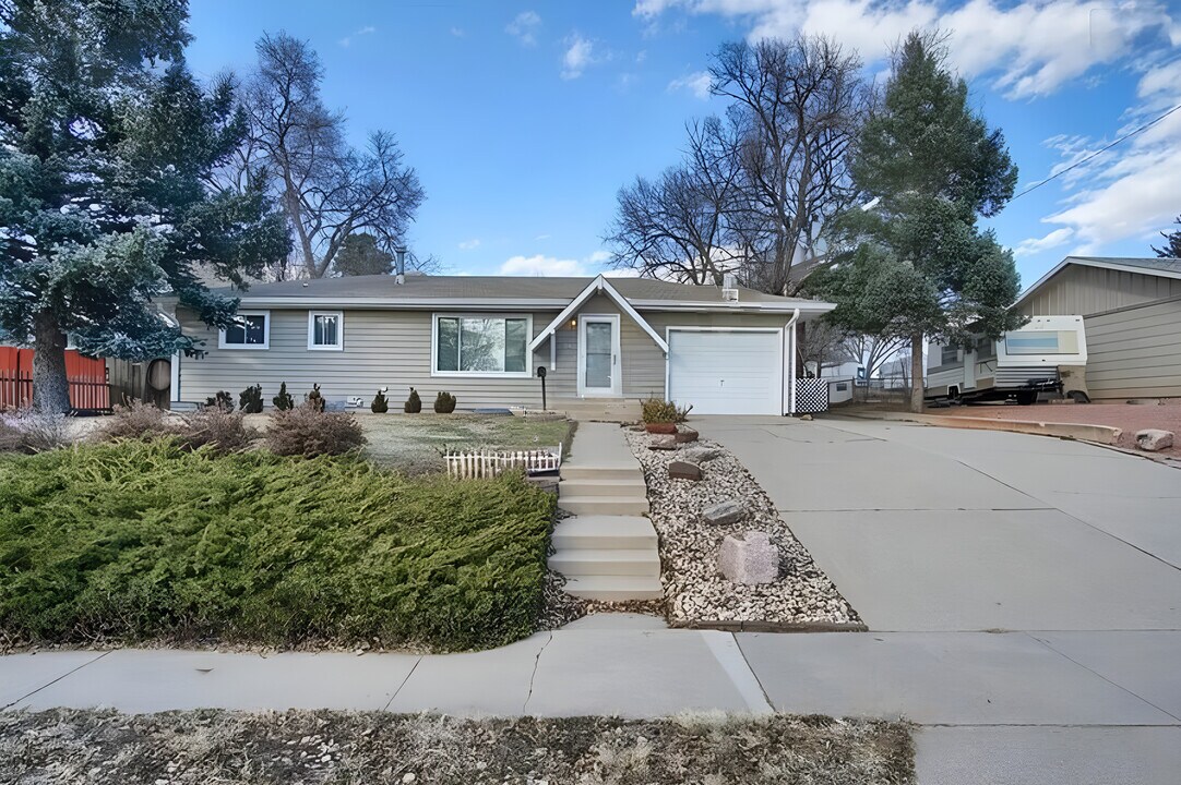 34 N Garland Ave in Colorado Springs, CO - Building Photo