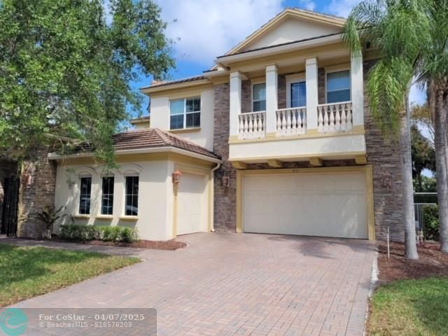 8501 Butler Greenwood Dr in Royal Palm Beach, FL - Building Photo - Building Photo
