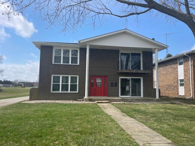 375 Lynn Dr, Unit 3