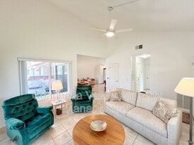 2010 Lawrence Crossley Rd in Palm Springs, CA - Building Photo