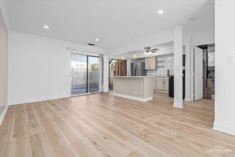 34W 657 Elm Ct in St. Charles, IL - Building Photo - Building Photo