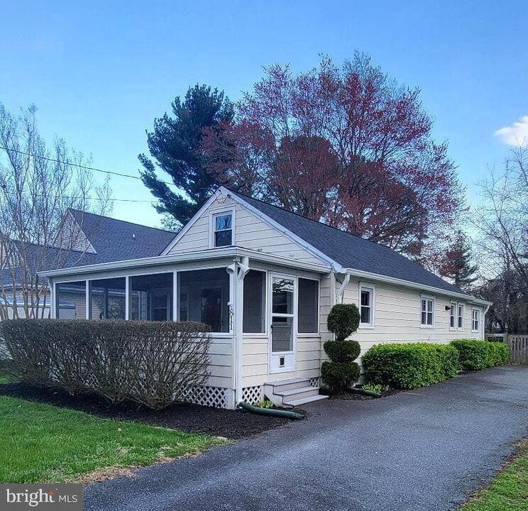 811 Chester River Dr in Grasonville, MD - Building Photo