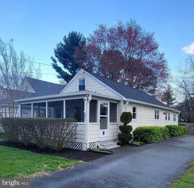 property at 811 Chester River Dr