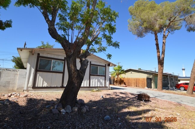 2800 Alcoa Ave in Las Vegas, NV - Building Photo - Building Photo