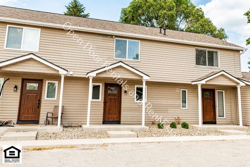 15018 Tally Ho Dr in Huntertown, IN - Foto de edificio