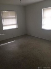 522 N 19th Ave-Unit -4 in Hollywood, FL - Foto de edificio - Building Photo