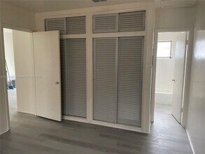 2450 Lincoln St in Hollywood, FL - Building Photo - Building Photo