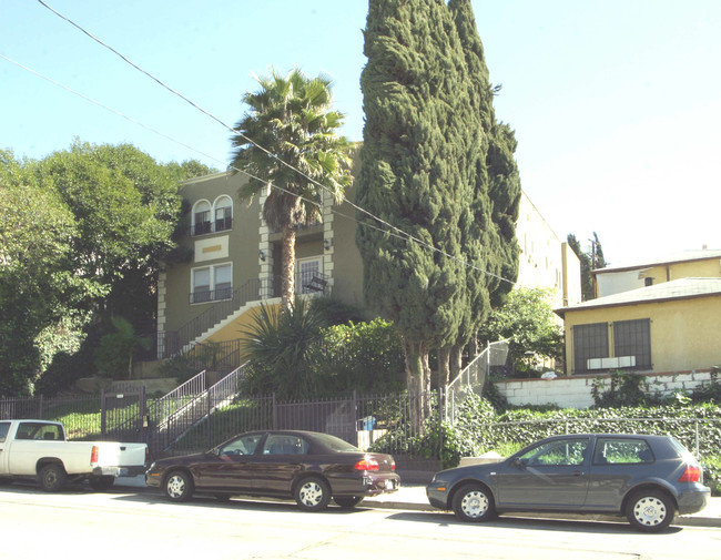Micheltorena Apartments in Los Angeles, CA - Foto de edificio - Building Photo