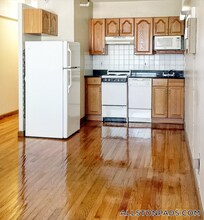 1110 Commonwealth Ave in Boston, MA - Building Photo - Building Photo