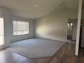 318 S Newton Ave in East Wenatchee, WA - Building Photo - Building Photo