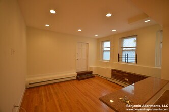 1325 Commonwealth Ave, Unit 3A in Boston, MA - Building Photo - Building Photo
