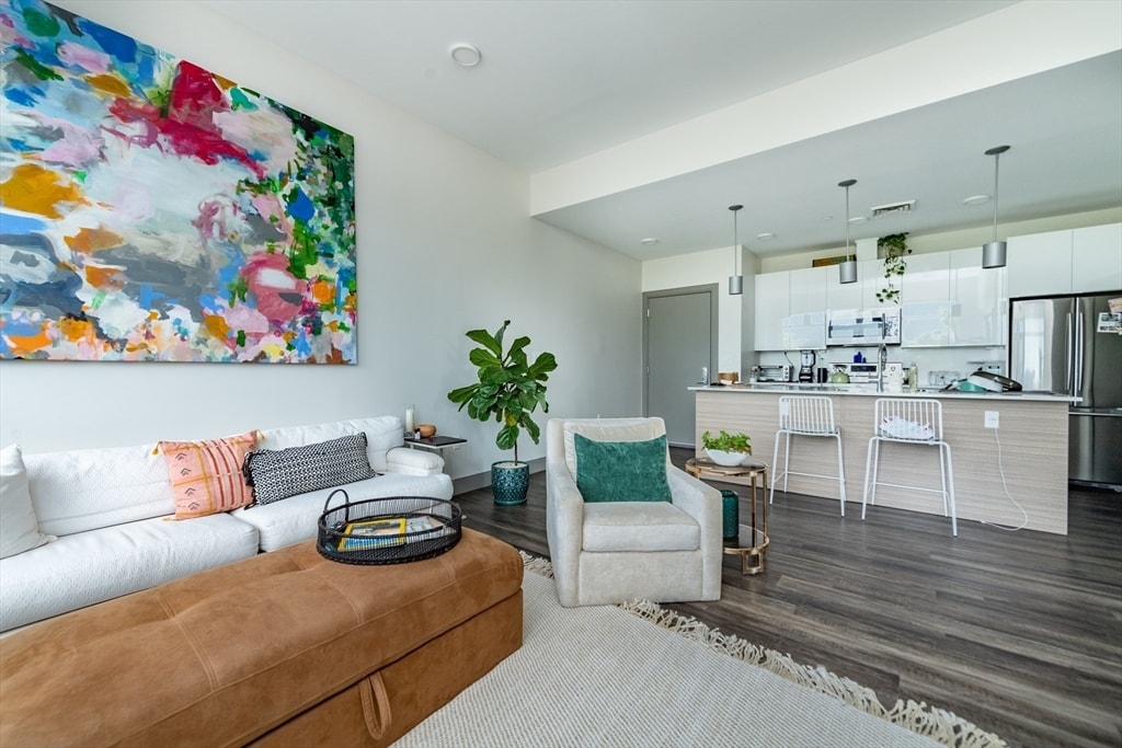 408 Mystic Ave, Unit 201 in Somerville, MA - Foto de edificio