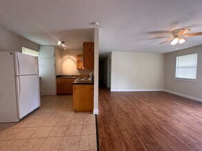 217 SE Second St in Cross Plains, TX - Building Photo - Building Photo