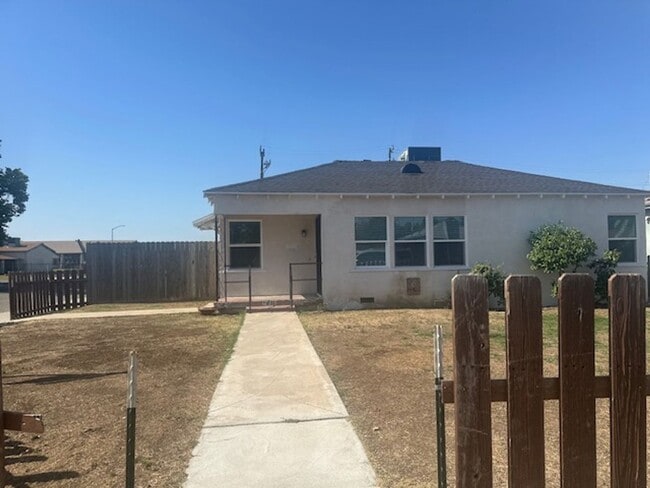 property at 501 Linda Vista Dr