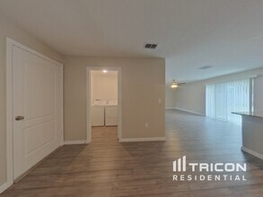 1066 Mansfield Rd in Tavares, FL - Building Photo - Building Photo