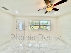 2014 Pinehurst Dr in Clearwater, FL - Building Photo - Building Photo