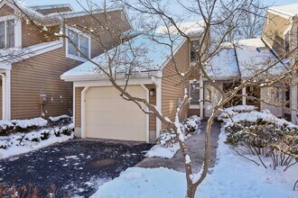 13 Eton Ct in Bedminster, NJ - Building Photo - Building Photo