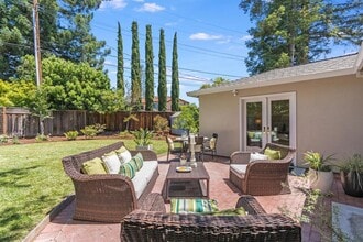 831 Bruce Dr in Palo Alto, CA - Building Photo - Building Photo