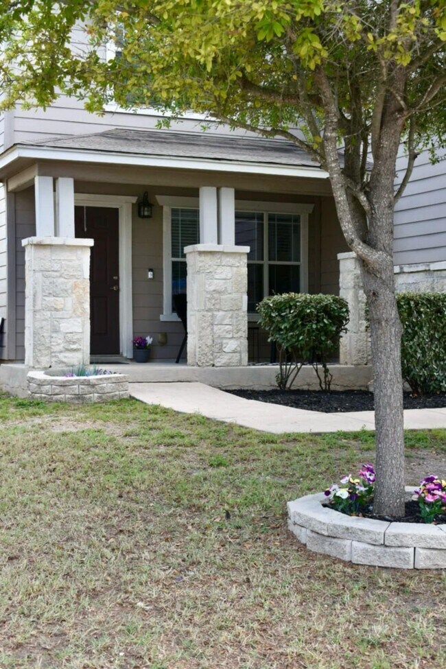 8755 Sunview Park in San Antonio, TX - Building Photo - Building Photo