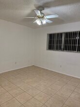 38 SW 7th St, Unit B in Dania Beach, FL - Building Photo - Building Photo