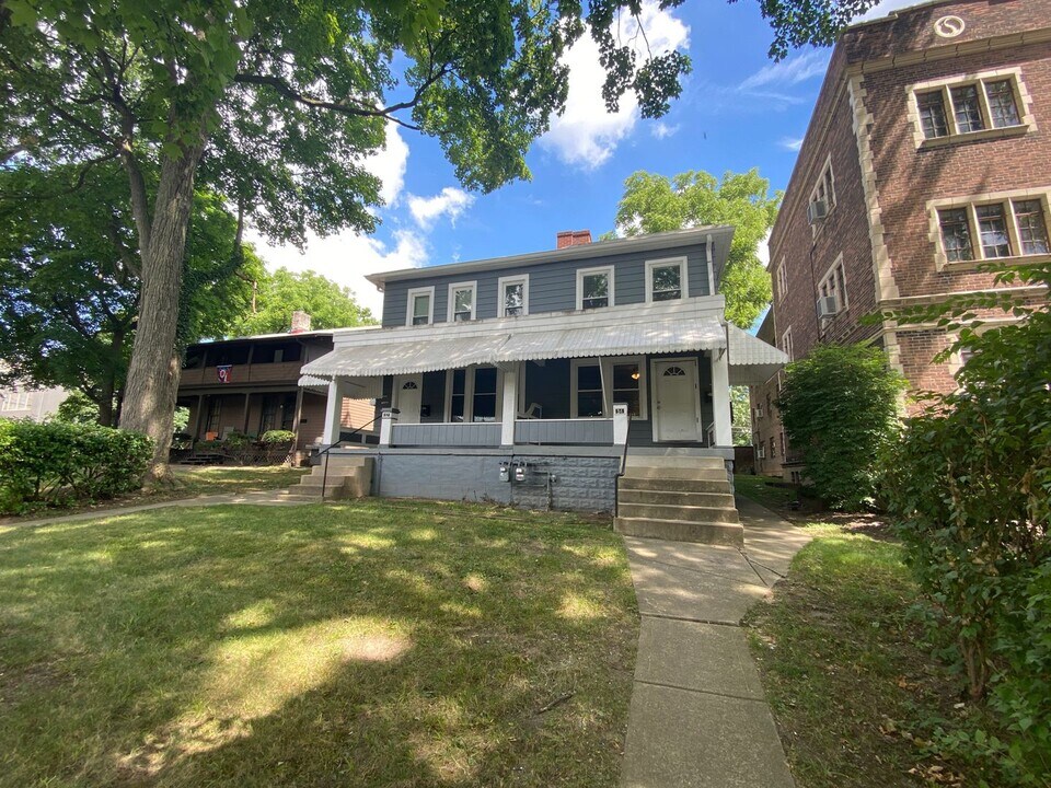 52 E Norwich Ave in Columbus, OH - Building Photo