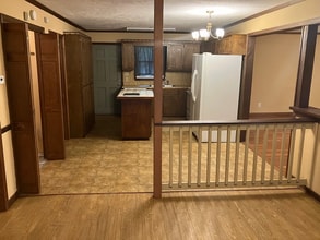 Room in Duplex on Vonda Ln SW in Mableton, GA - Foto de edificio - Building Photo