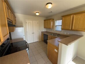 902 Oakwood Ln in Centerton, AR - Building Photo - Building Photo