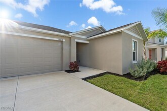 12212 Sydney Ct in Lehigh Acres, FL - Building Photo - Building Photo